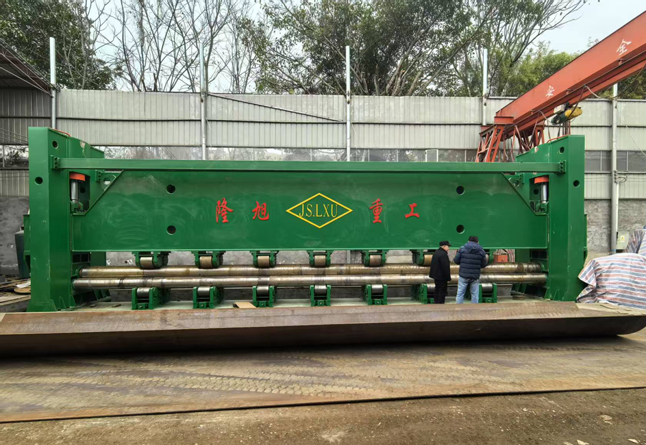 Three roll ship plat bending machine